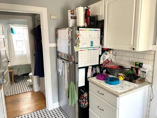 Building Photo - 116-118 Proudfit Street