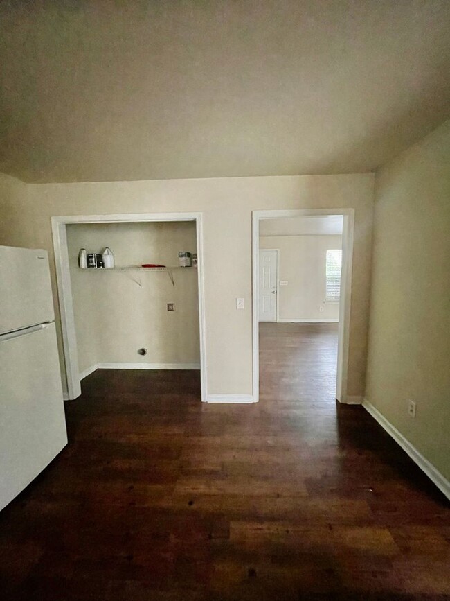 Building Photo - Must see 4 bedroom 2.5 bath townhouse with...