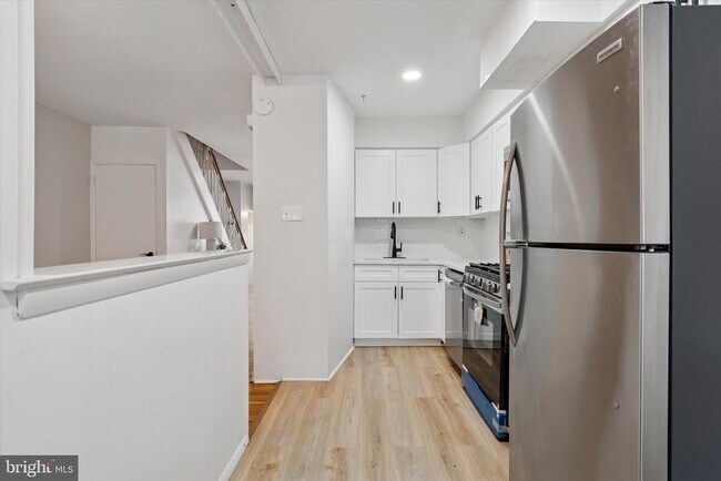 Building Photo - 228 Rock St