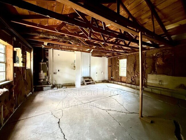 Building Photo - 3411 NW 27th St