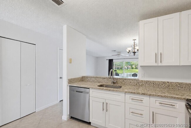 Building Photo - 9767 Kamena Cir