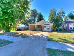 Building Photo - 228 SW 46th St