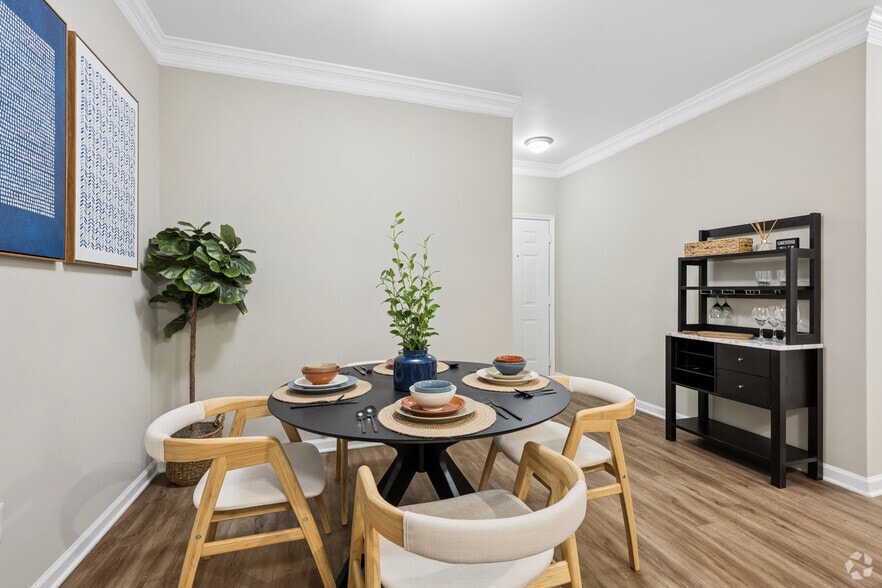 2BR, 2BA - 1,204SF - Dining Room - Decatur Highlands