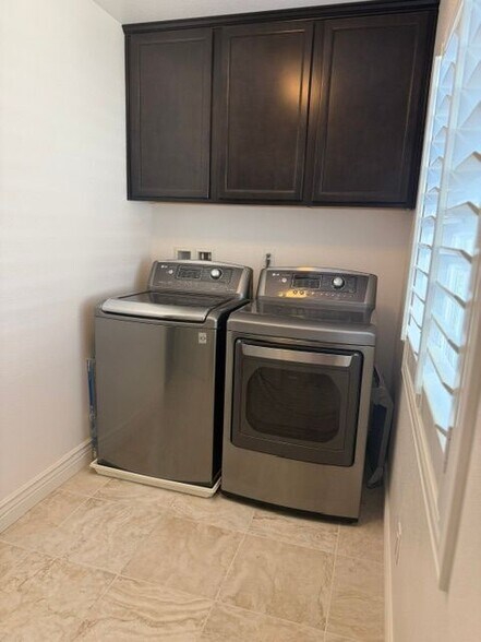Building Photo - 37406 Paseo Violeta