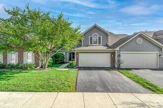 Building Photo - Elgin Two Bedroom with Loft and Two Car Ga...