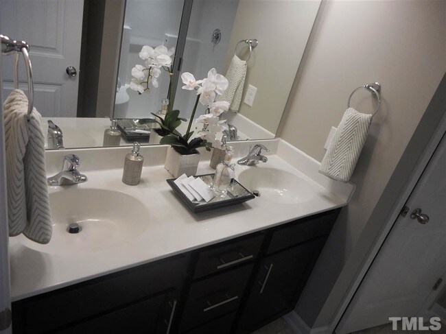 Building Photo - 2147 Sunny Cove Dr