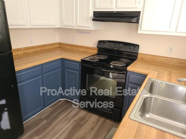 Building Photo - 4016 Reese Dr S