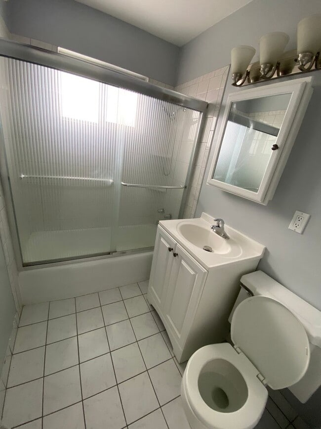 Building Photo - Charming 5 bed, 2.5 bath home in San Jose