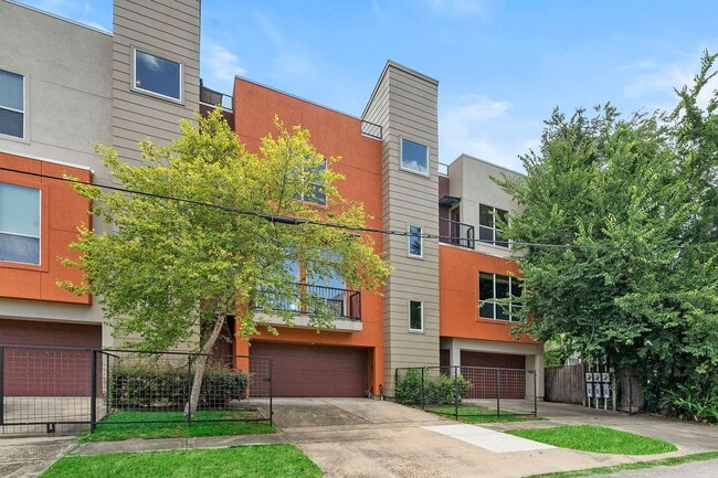 Building Photo - 1414 Rosewood St