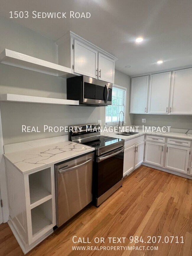 Building Photo - Vintage, 3-4 Bedroom 3 Bath Parkland Ranch...