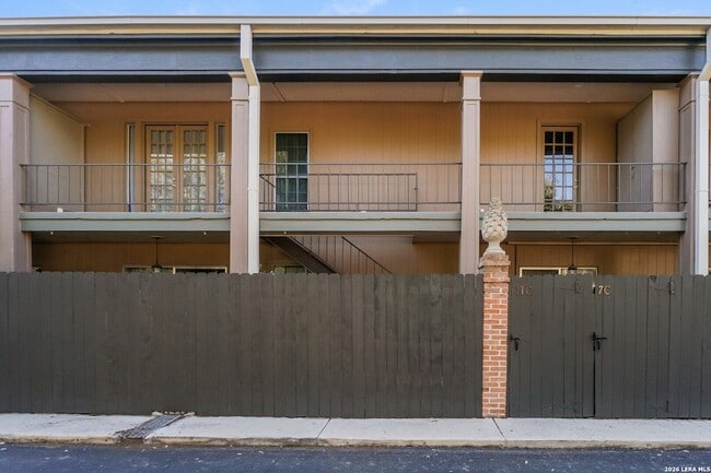 Building Photo - 7711 Broadway St