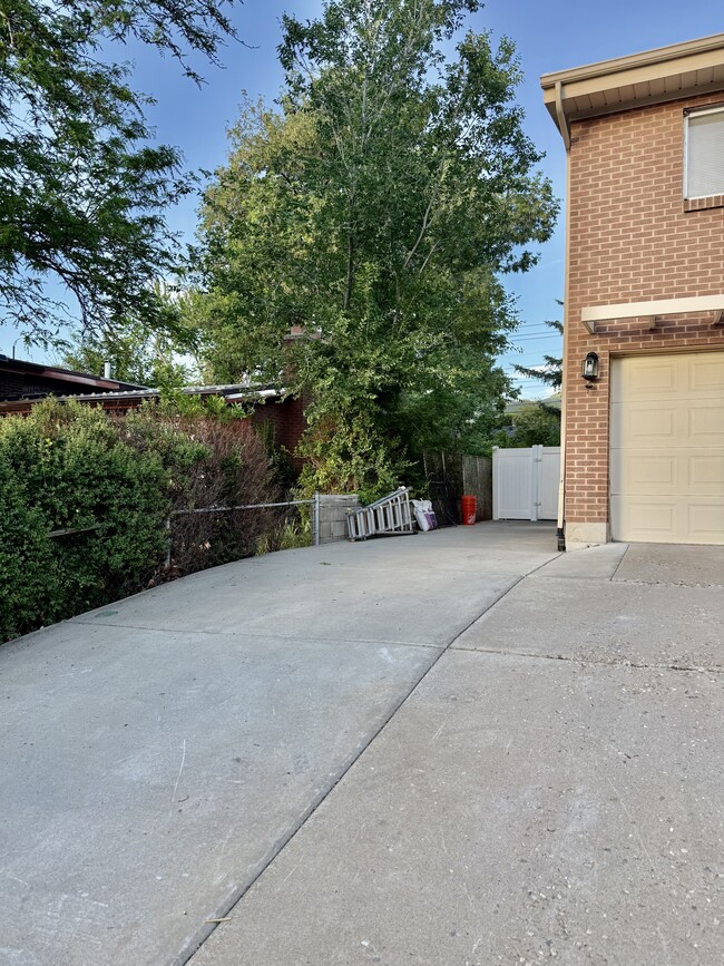 Building Photo - 1871 S 350 E