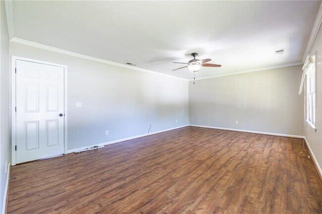 Building Photo - 1093 Wash Lee Dr SW