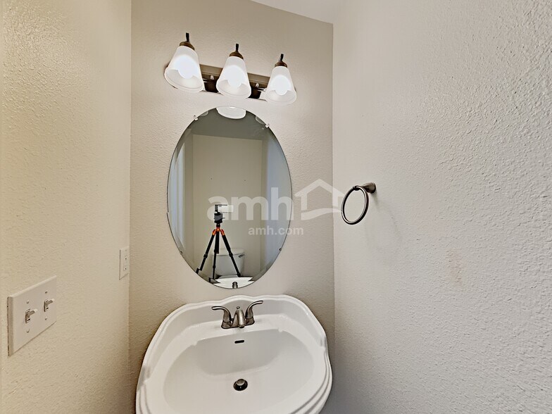 Building Photo - 13902 Travis Boyd Cir