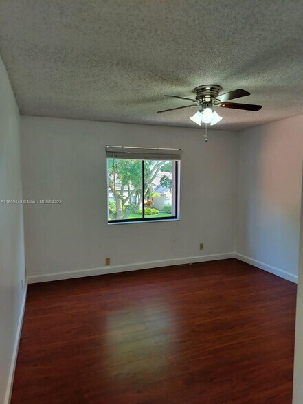 Building Photo - 10401 NW 18th Dr