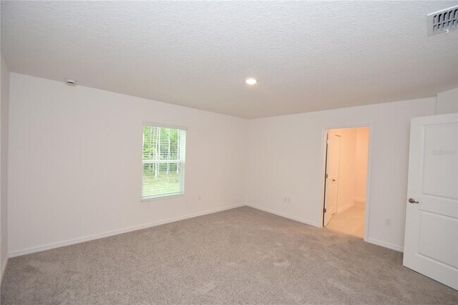 Building Photo - 5 Llestone Path