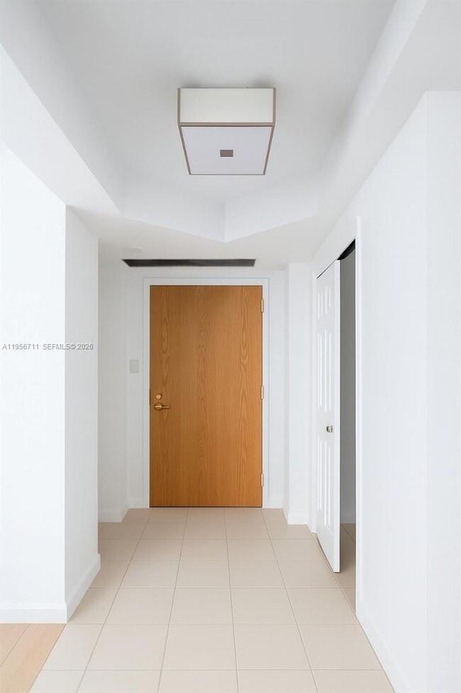 Building Photo - 3610 Yacht Club Dr