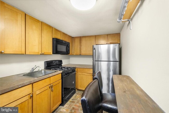 Building Photo - 234 Bainbridge St