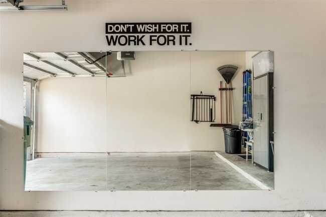 Building Photo - 86 Aventura Pl