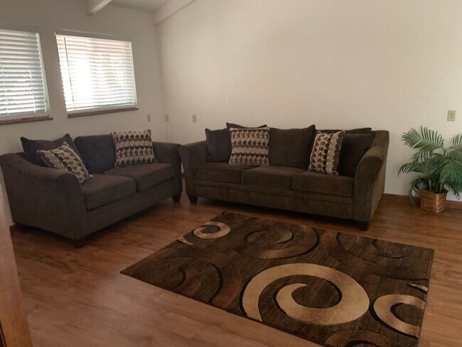 Building Photo - Lake Oroville Lake House with Spectacular Views!