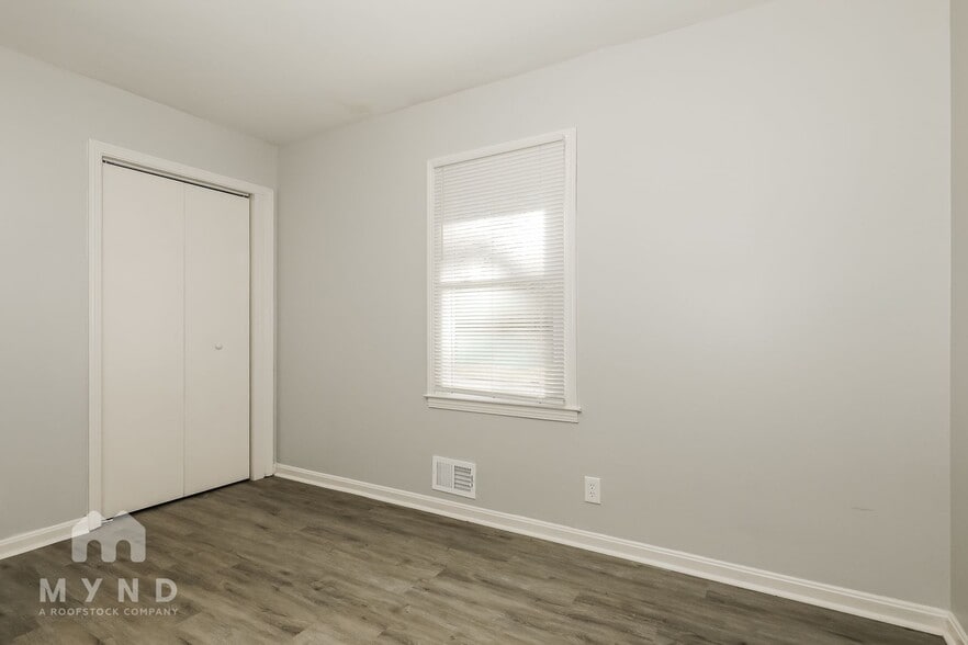 Building Photo - 4769 Ridgewood Dr