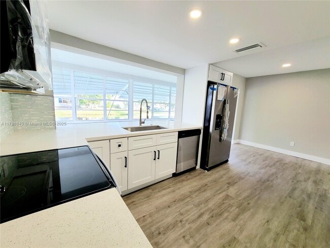 Primary Photo - 4230 NW 52nd Ave