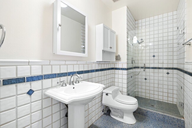 Building Photo - 2450 E Del Mar Blvd