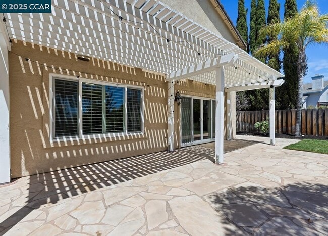 Building Photo - 1143 Cheshire Cir