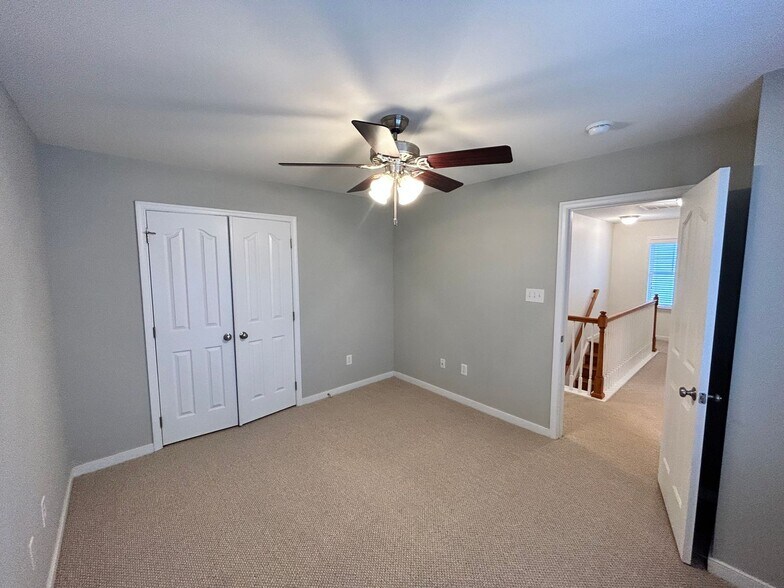 Building Photo - 956 Gorham Ct
