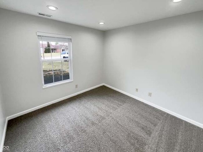 Building Photo - 6614 Sparrowood Dr