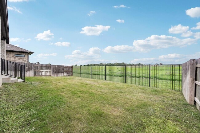 Building Photo - 133 Plumbago Loop
