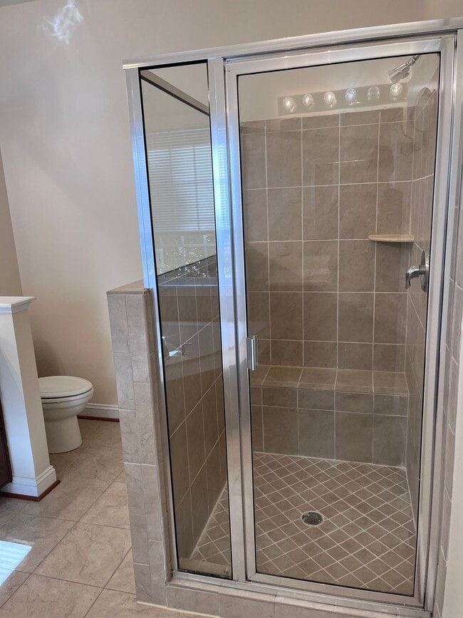 Building Photo - Large Townhouse In Haymarket