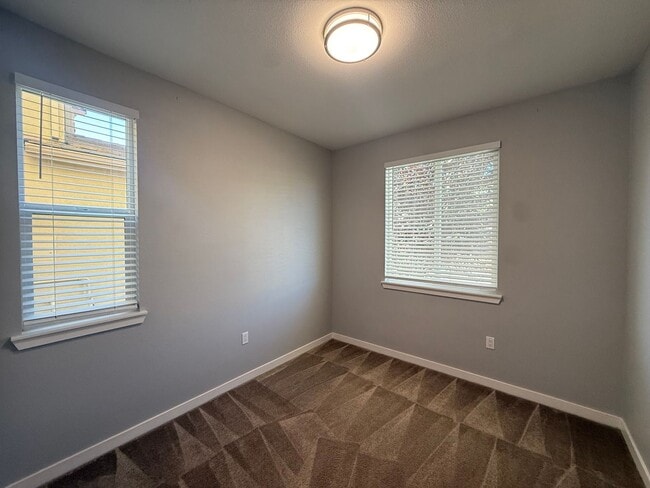 Building Photo - 1261 Damasco Ln