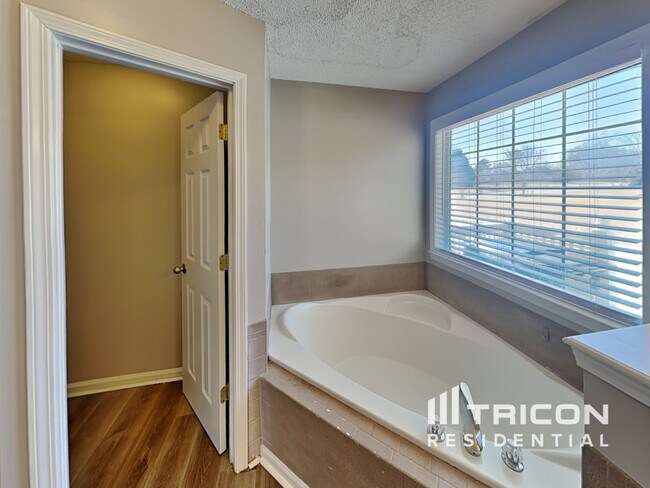 Building Photo - 218 Bo Simpson Pkwy