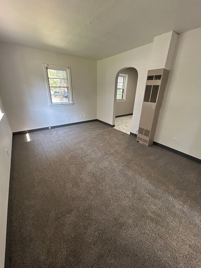 Building Photo - 1 Bedroom rancher house #1133