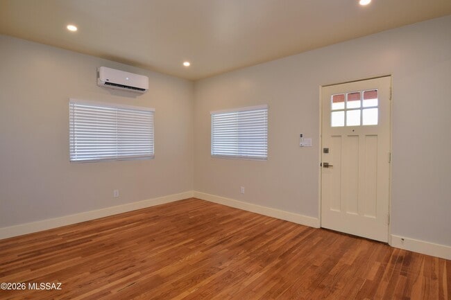 Building Photo - 130 N Cherry Ave