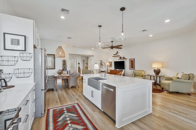 Building Photo - 2622 Country Golf Dr