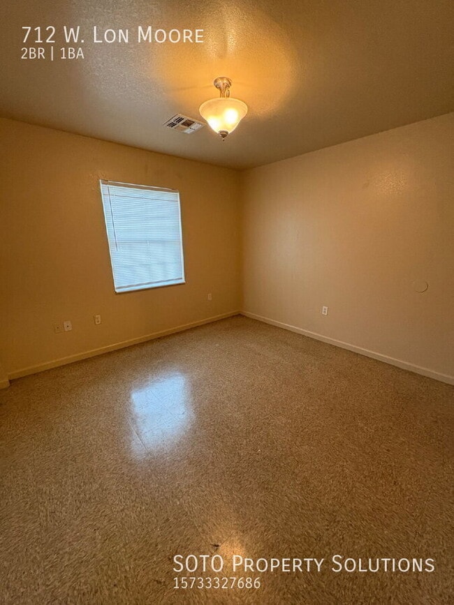 Building Photo - 712 Lon Moore St