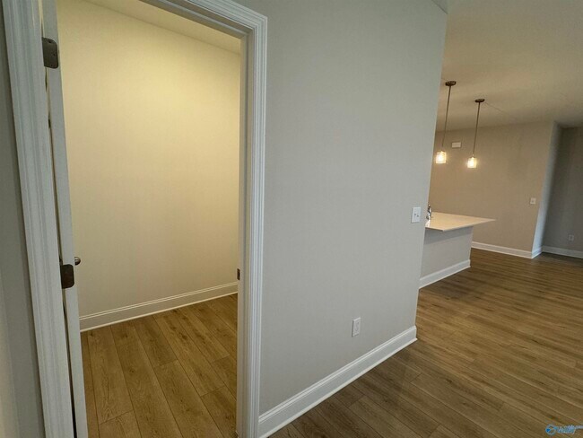 Building Photo - 122 Burdine St