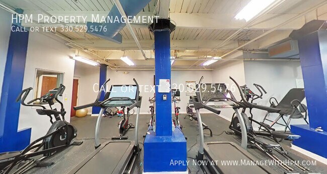 Building Photo - 1133 W 9th St