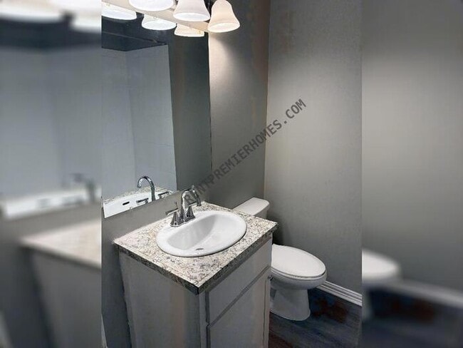 Building Photo - 1005 Wright St