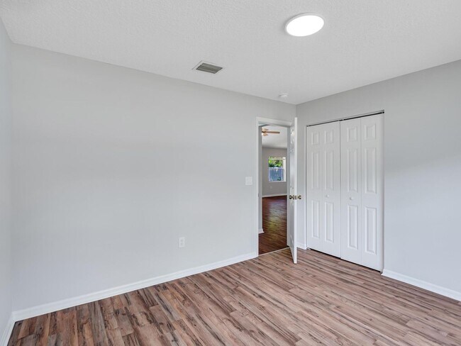 Building Photo - 91 Pebble Beach Dr