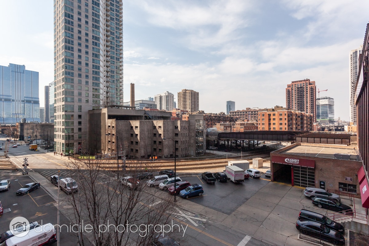 Building Photo - 345 N Canal St