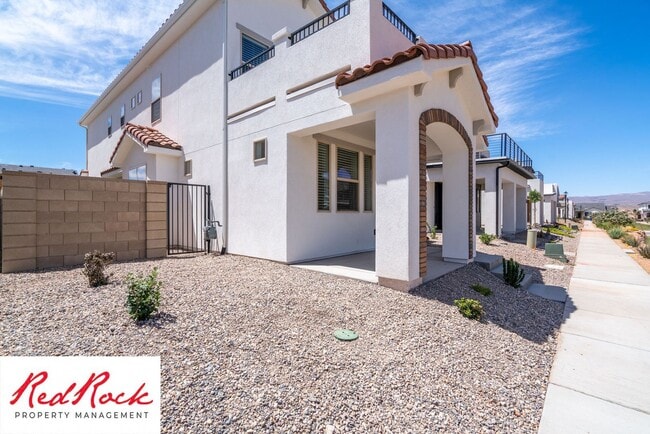 Building Photo - BEAUTIFUL HOME in Desert Color!