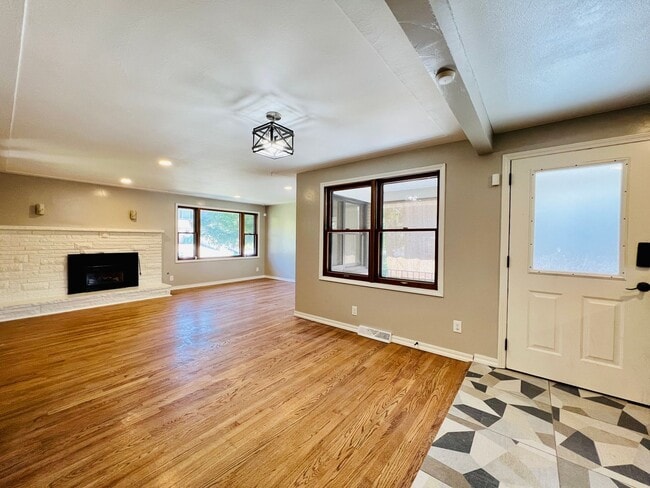 Building Photo - 2875 S Sherman St