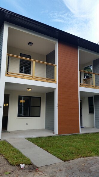 Exterior front - 304 NW 15th Ter