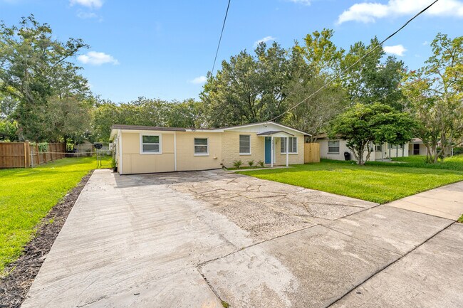 Building Photo - 5822 Tampico Rd