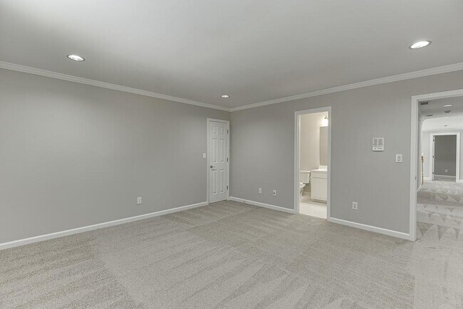 Building Photo - 9345 Riverclub Pkwy