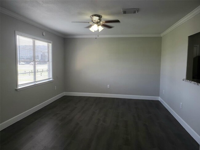 Building Photo - 1711 Court Rd