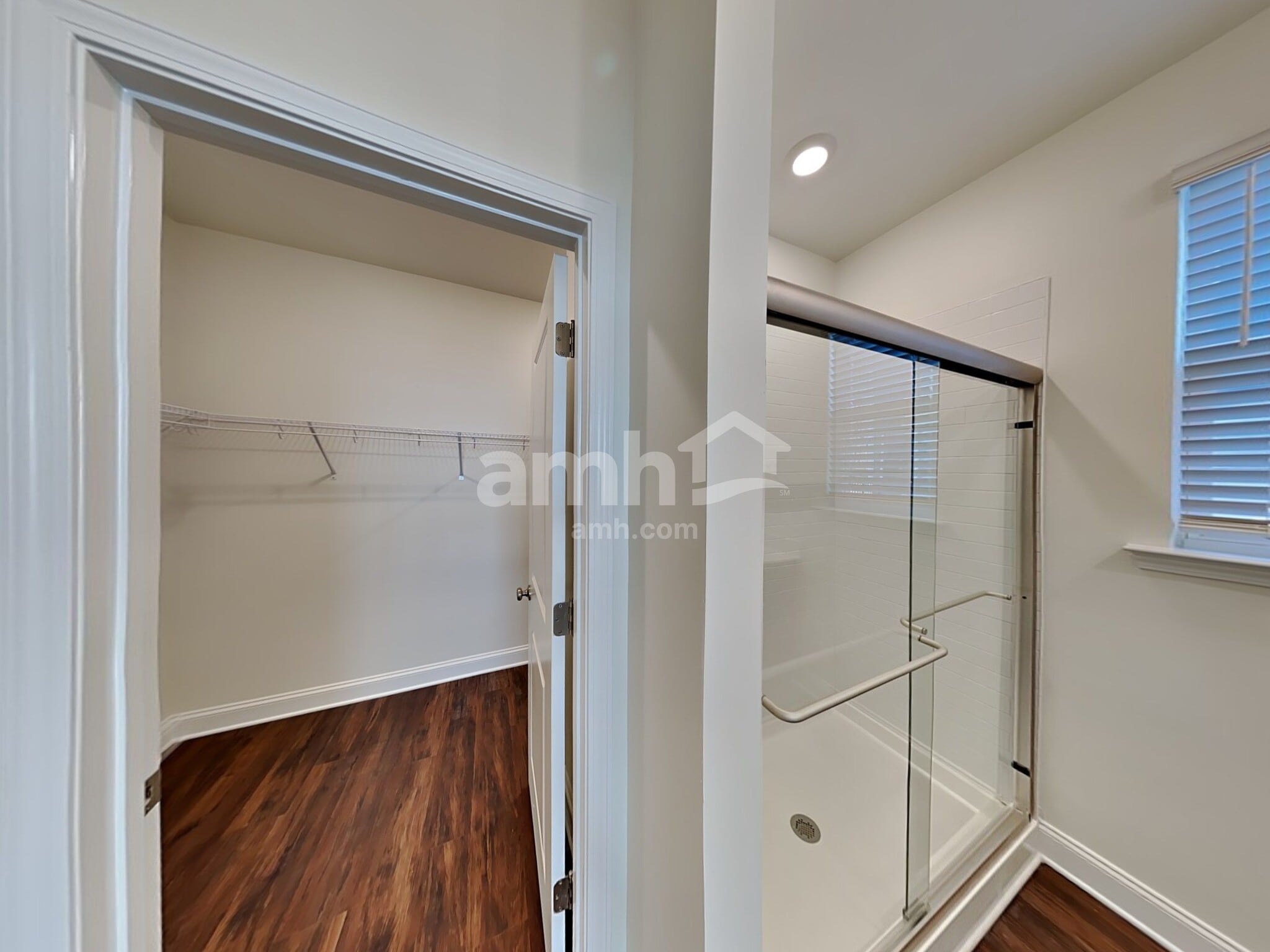 Building Photo - 606 Rivermist Dr